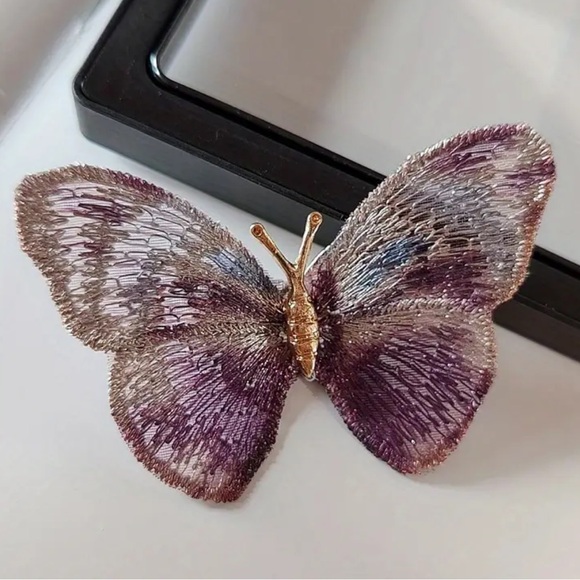 NEW VINTAGE HANDMADE BUTTERFLY DELICATE ELEGANT BOHEMIAN BROOCH PIN - Picture 1 of 5